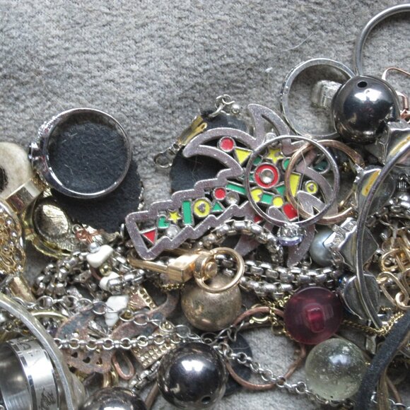 mixed Jewelry Lot, 1.2 Pounds, rings, necklaces, etc. - Picture 5 of 9